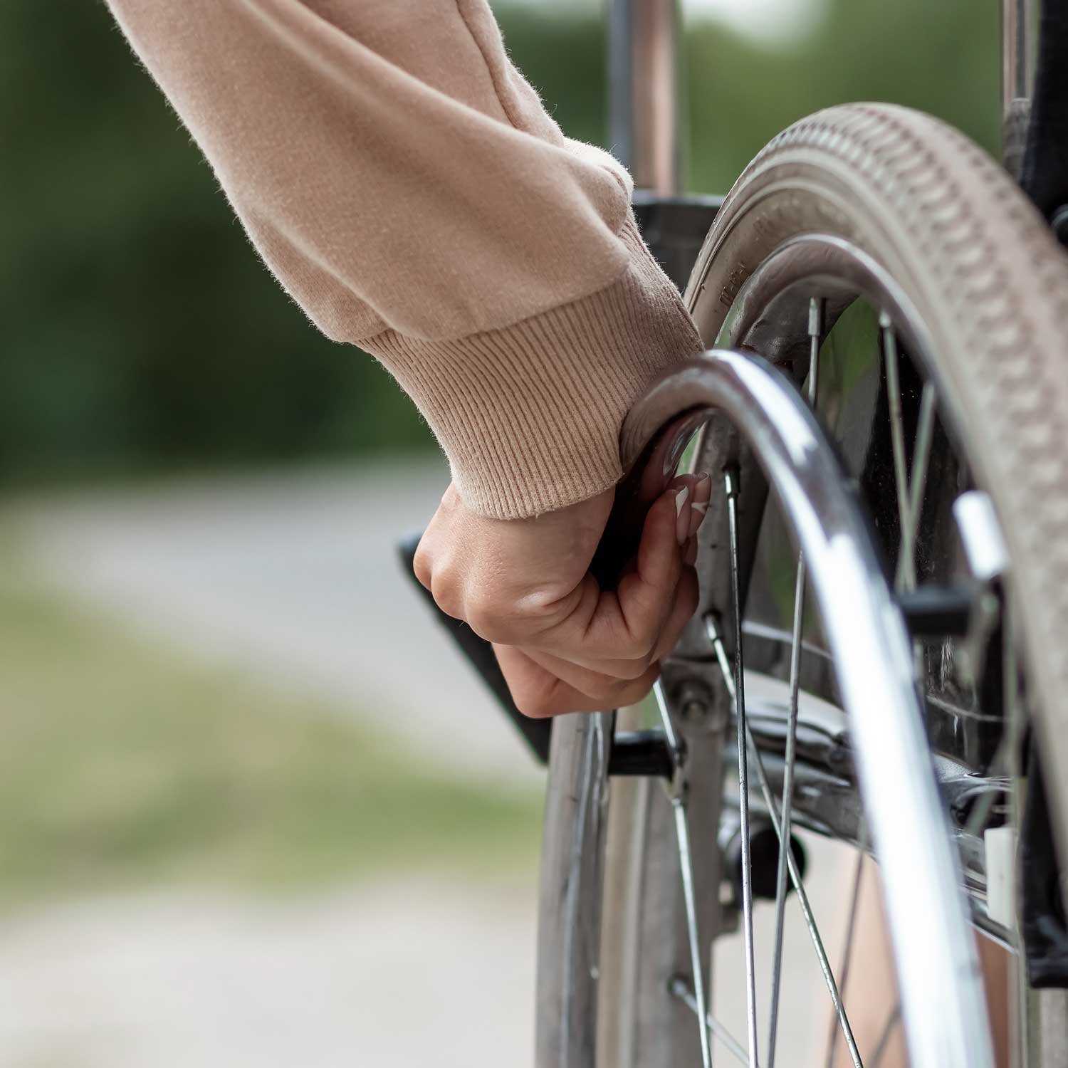 Aide à domicile pour personne handicapée