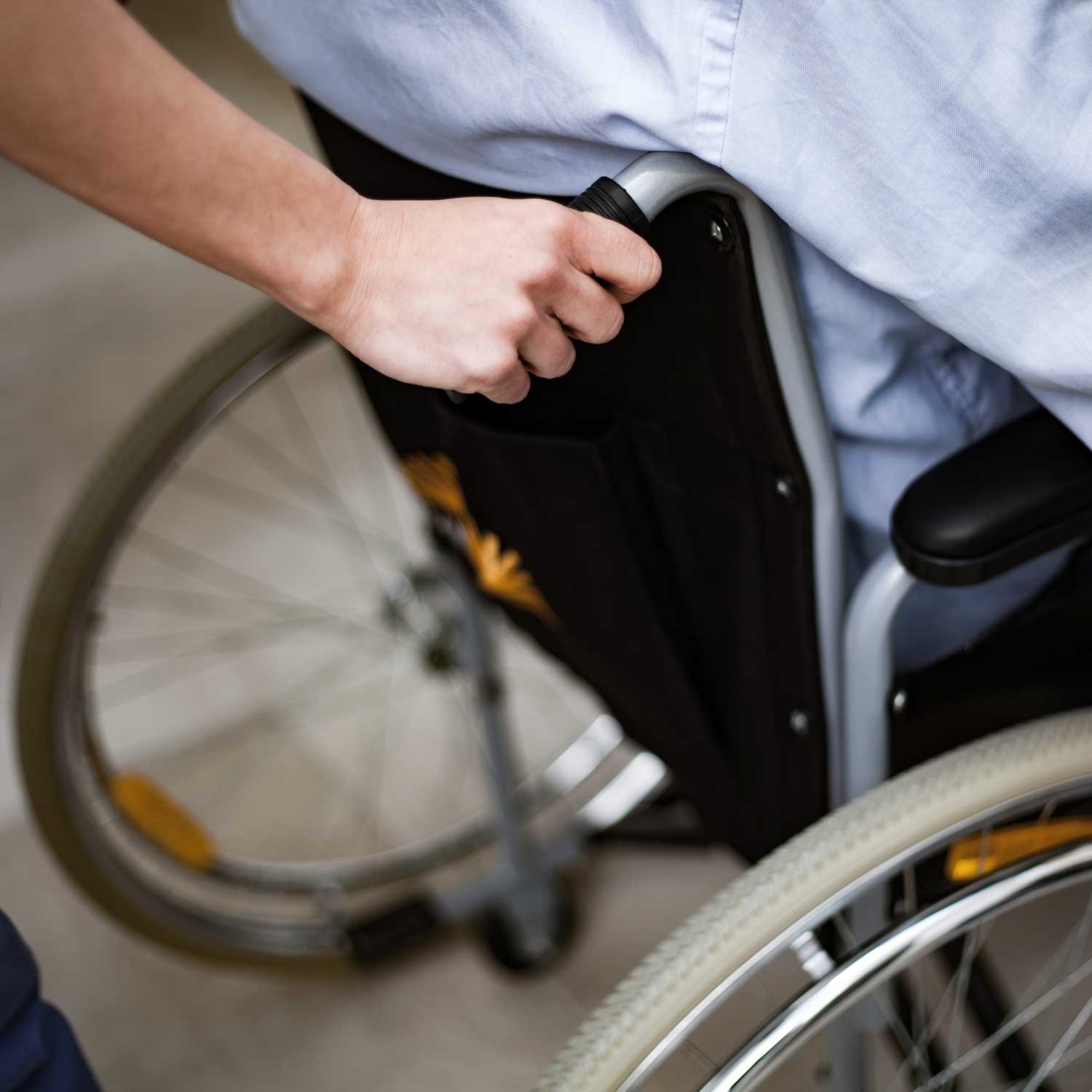 Aide à domicile pour personnes handicapées